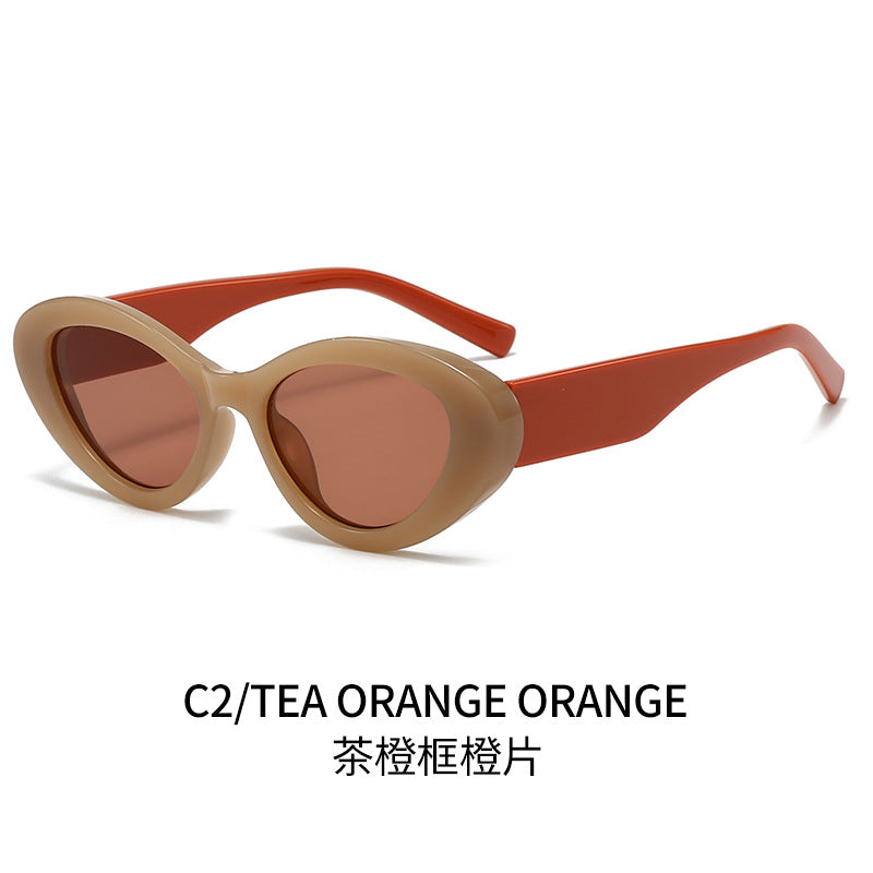 Women Elegant Sunglasses in Fashionable Design Bowlift