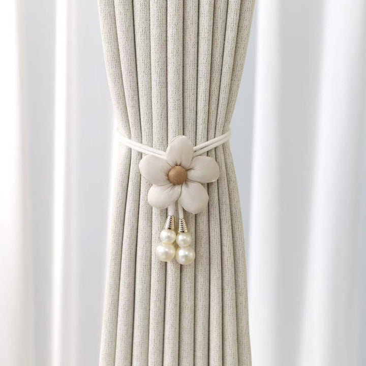Decorative curtain holder Bowlift