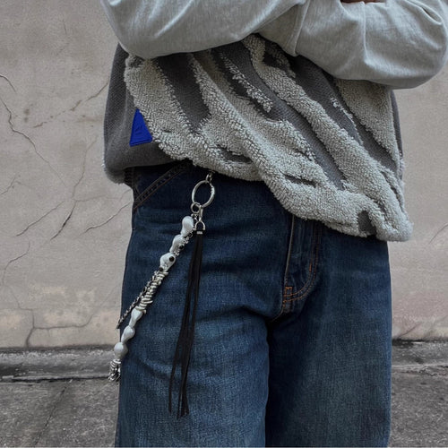 Fashionable chain belt with pearl and metal accents Bowlift