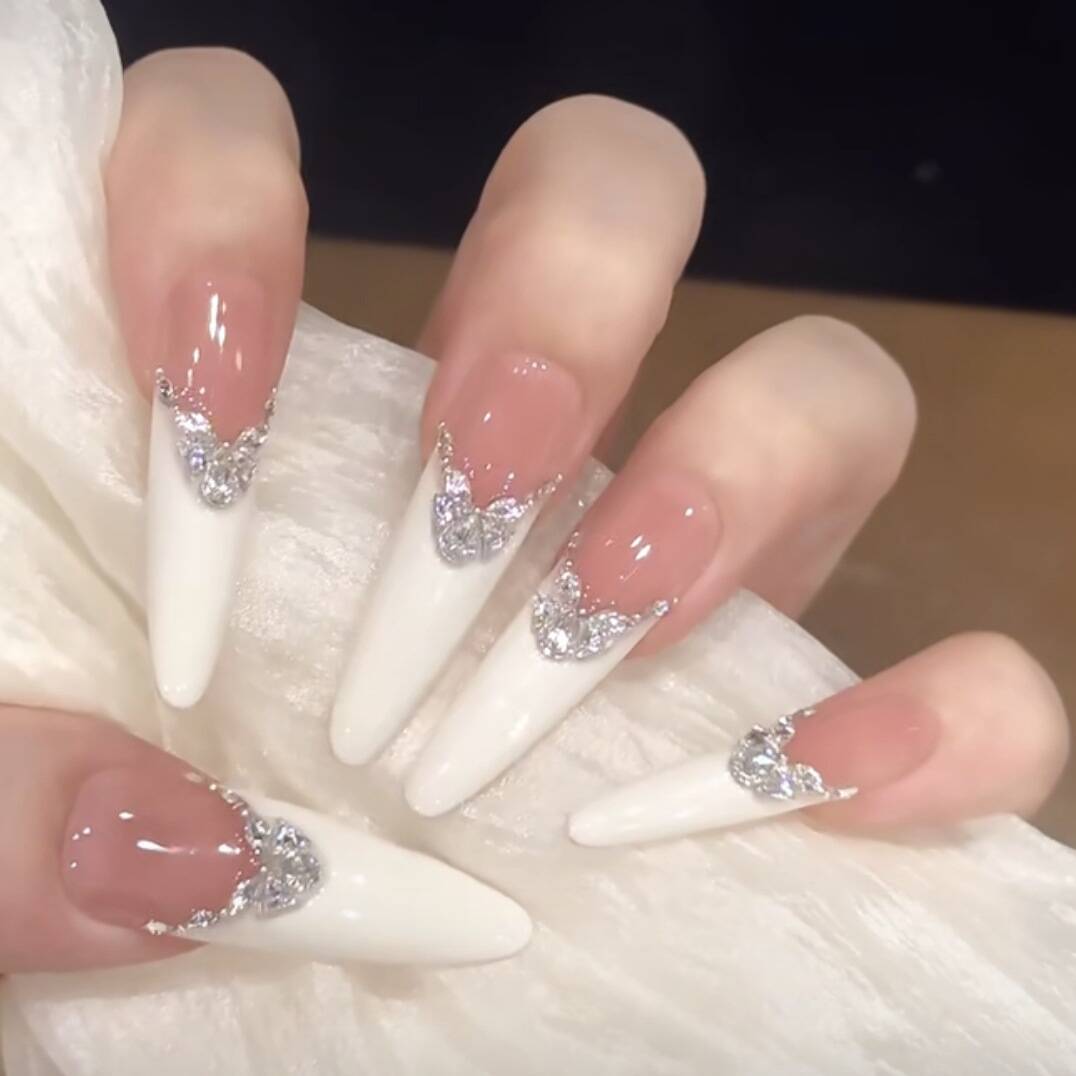 Artistic Press-On Nail Set Bowlift