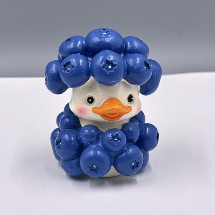 Decorative rubber duck with berry cocktail bowl Bowlift