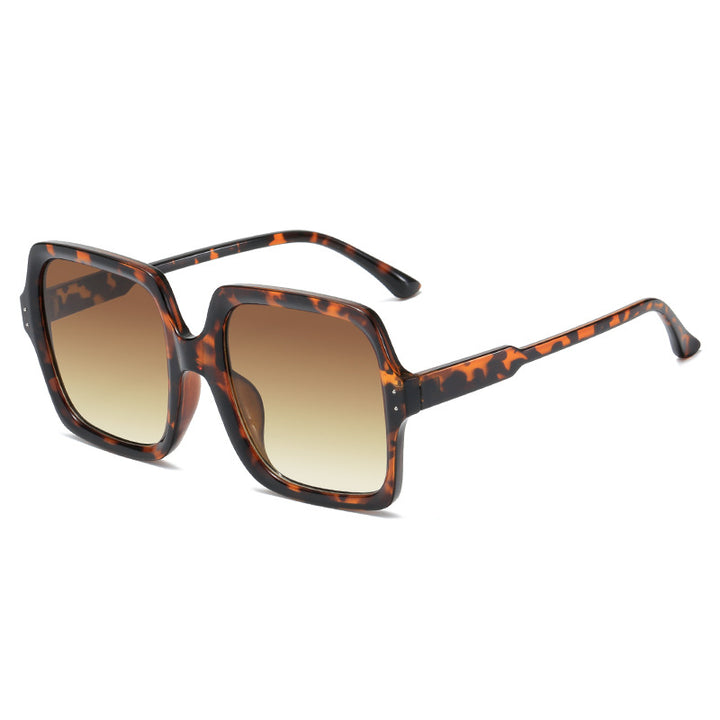 Women’s trendy oversized sunglasses with modern design Bowlift