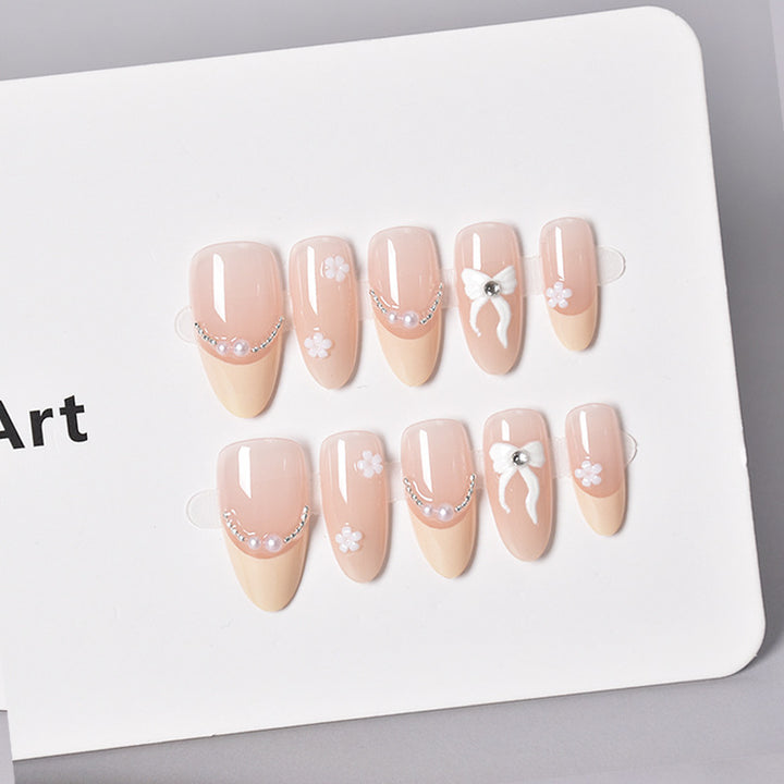 Glamorous Heart-Themed Press-On Nail Set Bowlift