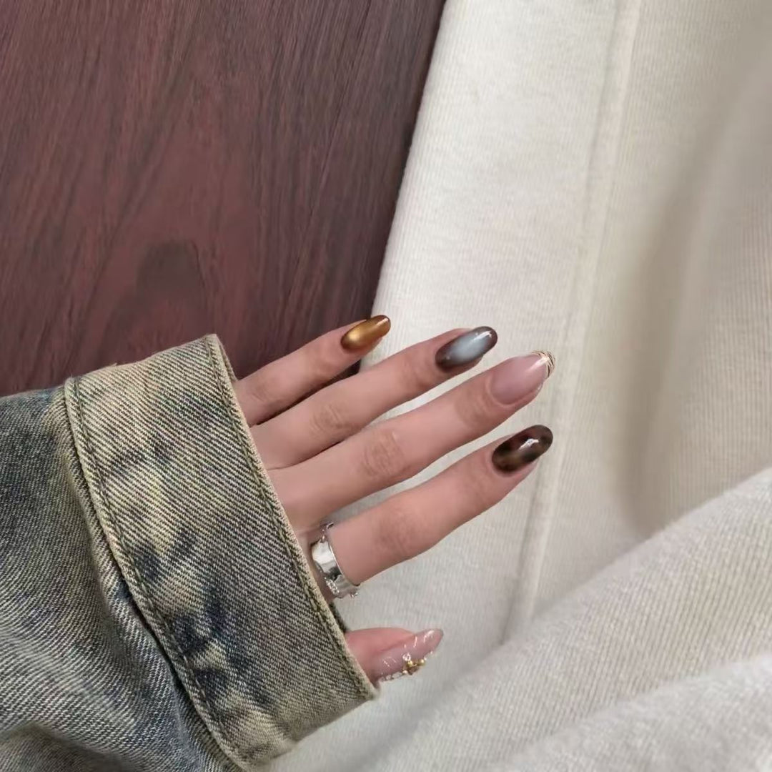 Trendy Press-On Nail Art Bowlift