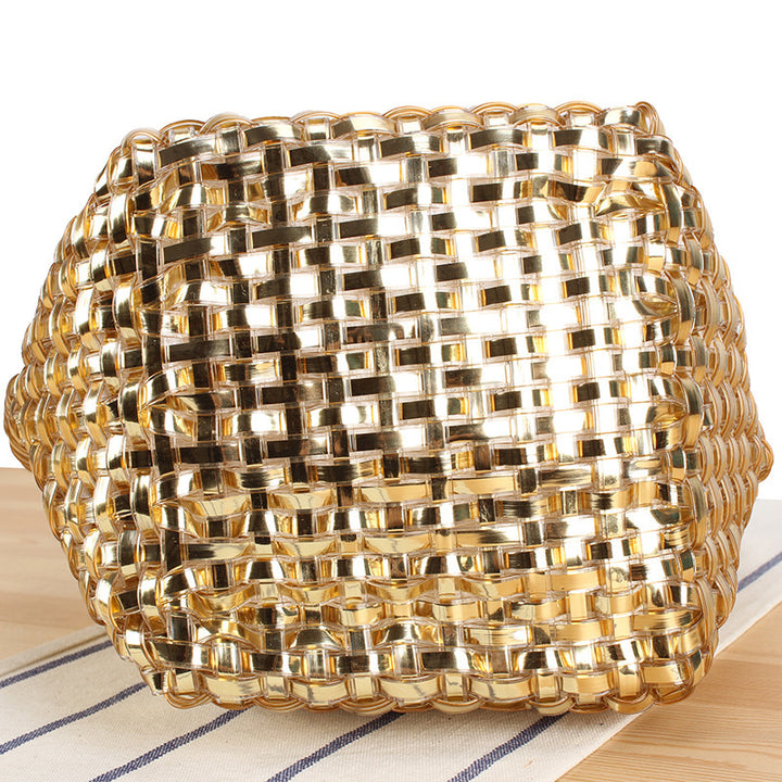 Playful basket bag with unique pendant Bowlift