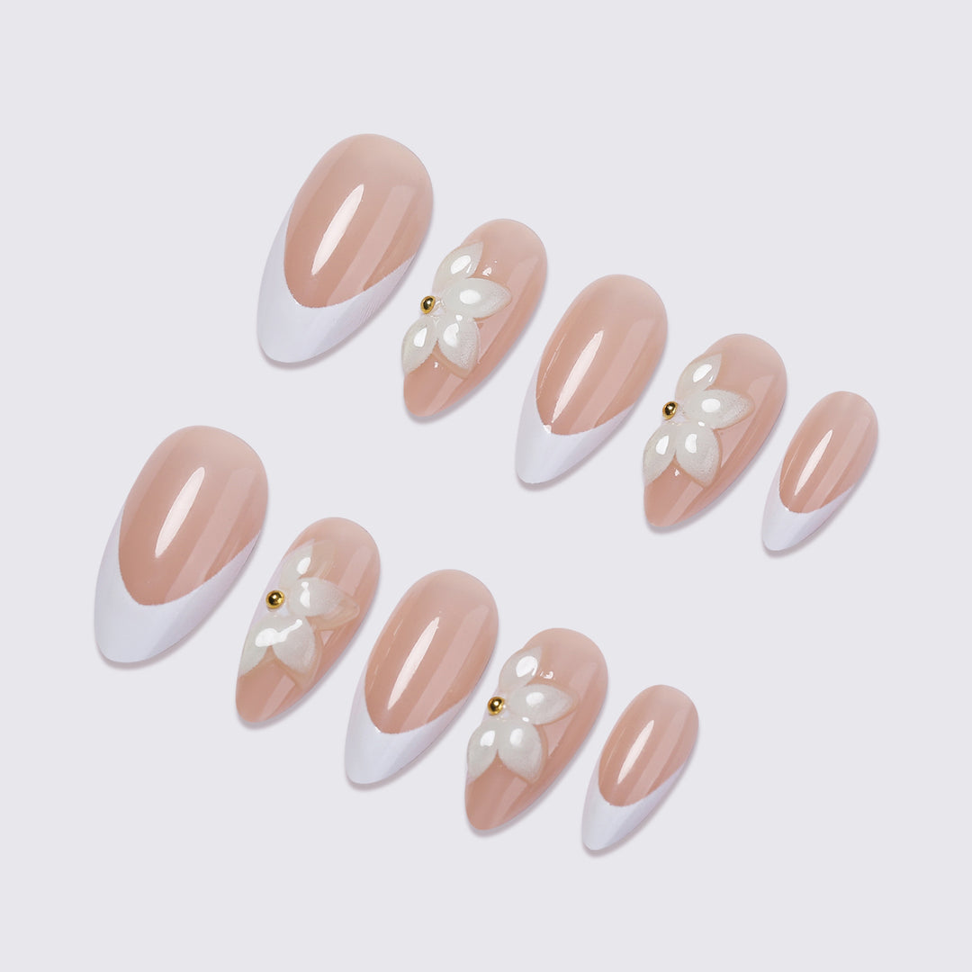 Floral Accent Press-On Nail Set Bowlift