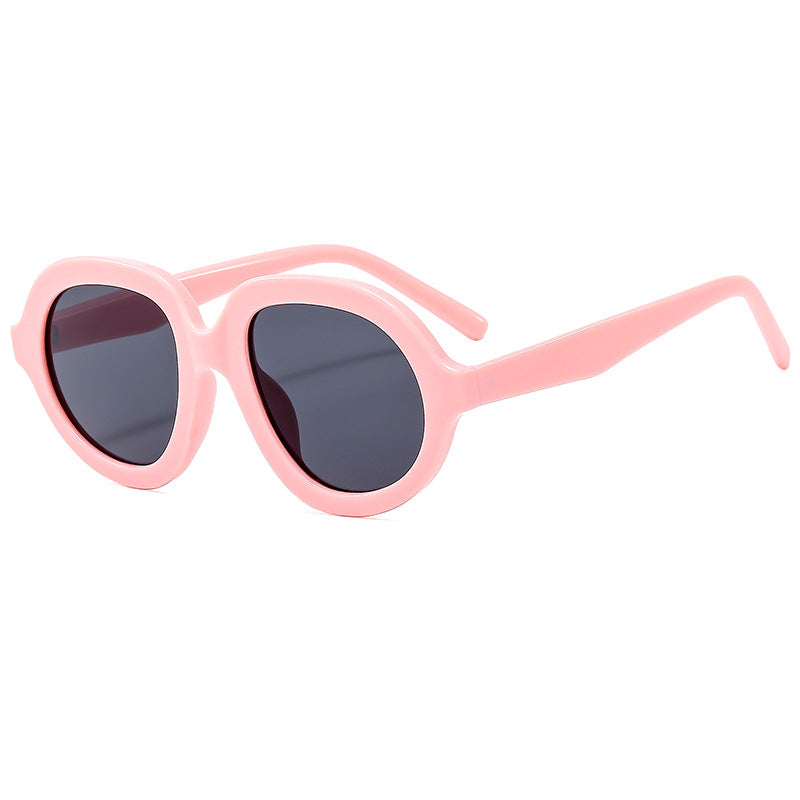 Ladies fashionable sunglasses with wide, oval frame Bowlift