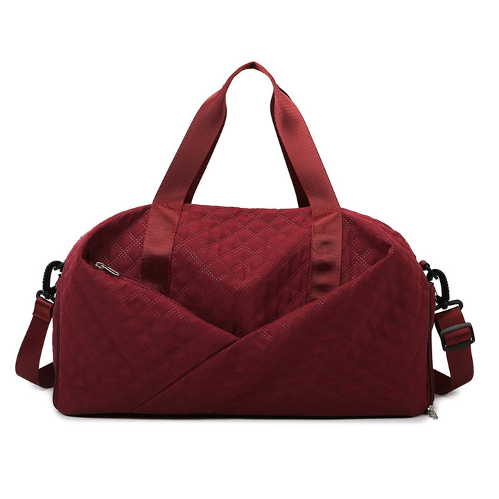 Sporty travel bag with elegant quilted pattern Bowlift