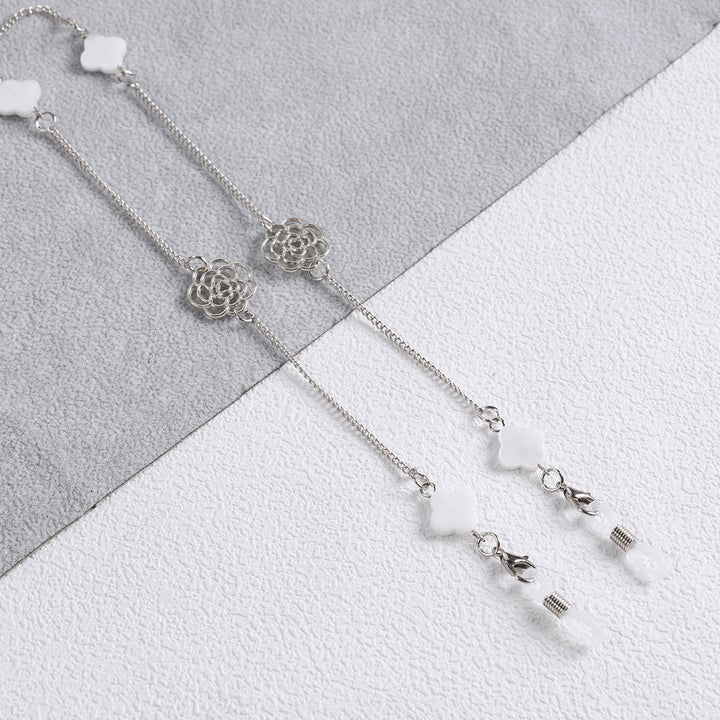 Elegant Floral Drop Earrings Bowlift