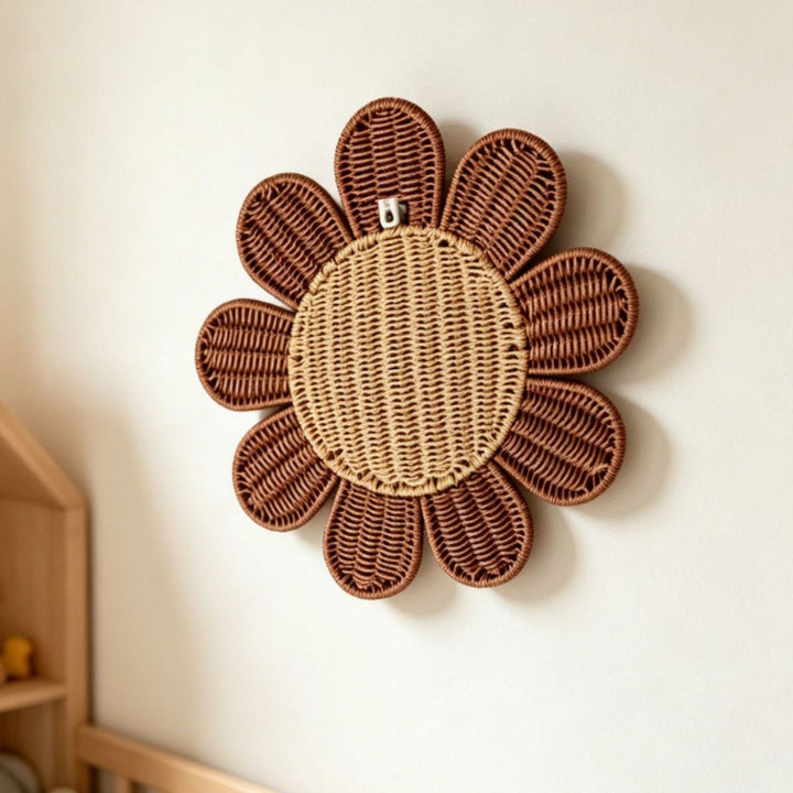 Wall hanger in flower design Bowlift
