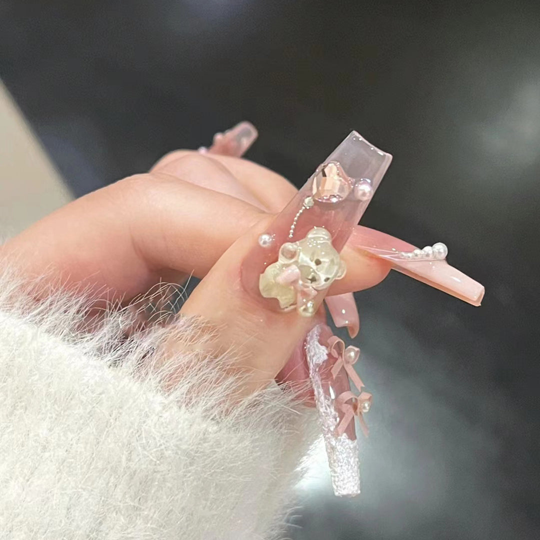 Artisan Floral Embellished Press-On Nail Set Bowlift