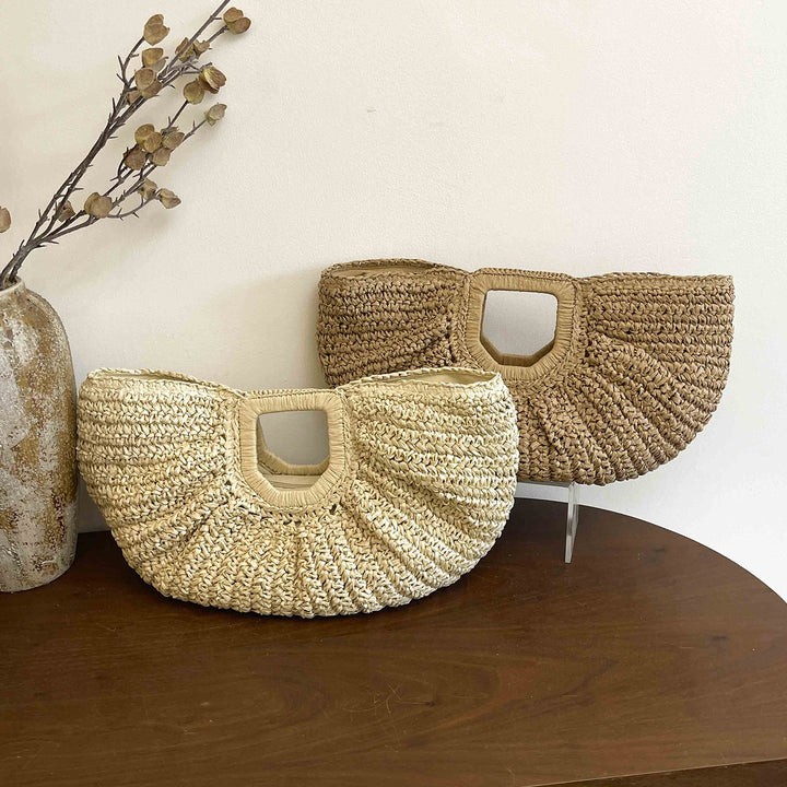 Handcrafted straw bag with elegant pleats Bowlift