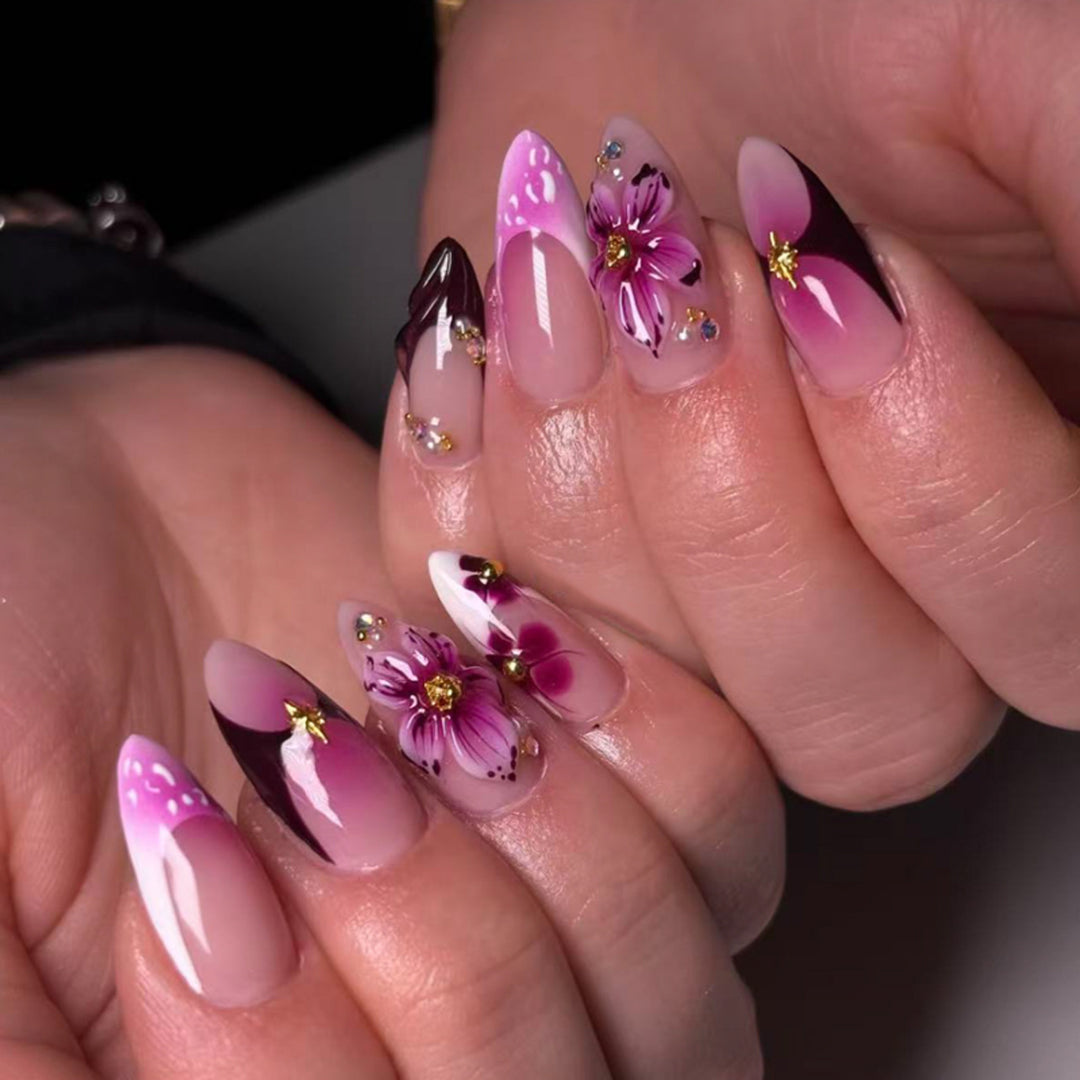 Elegant artificial nails with floral accents Bowlift