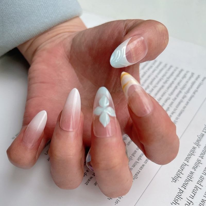 Premium Press-On Nail Set with Decorative Accents Bowlift