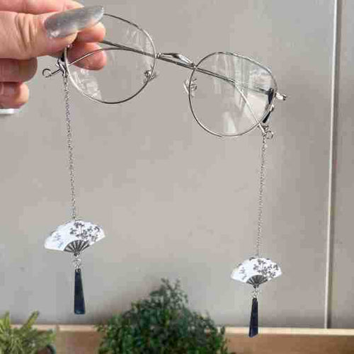 Artistic Statement Eyewear Chain Bowlift