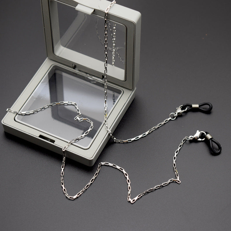 Sleek Silver Chain Eyewear Holder Bowlift