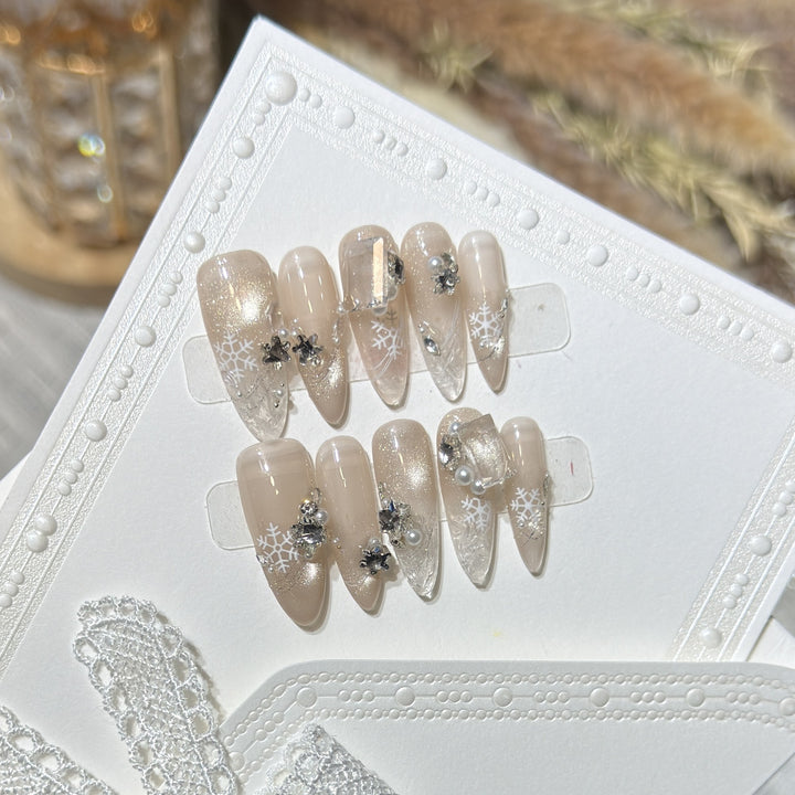 Snowflake-Inspired Stiletto Press-On Nail Set Bowlift