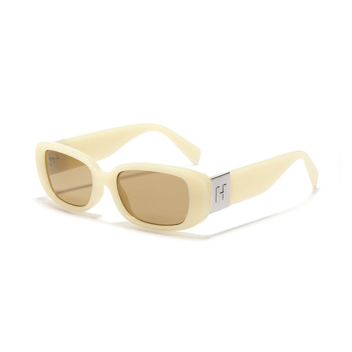Ladies fashionable sunglasses with ergonomic plastic frame and wide UV protection lenses Bowlift