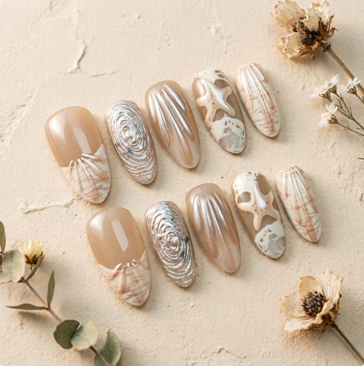Elegant Nail Tips with Maritime Design Bowlift