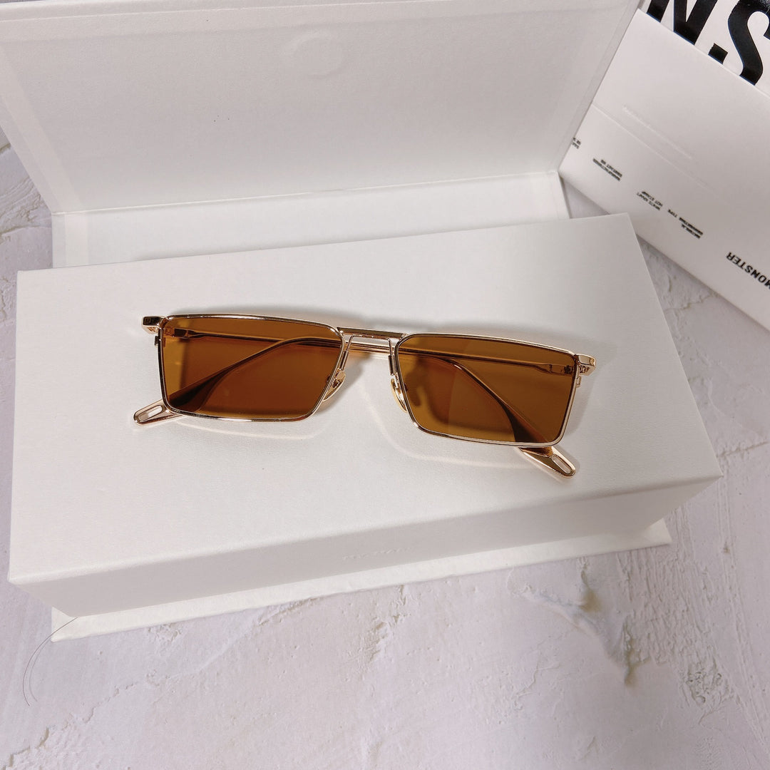 Fashionable sunglasses with rectangular metal frame Bowlift