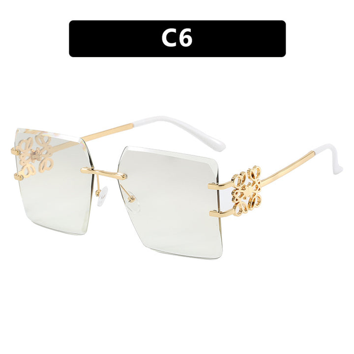 Women's fashionable sunglasses with exceptional design and golden accents Bowlift