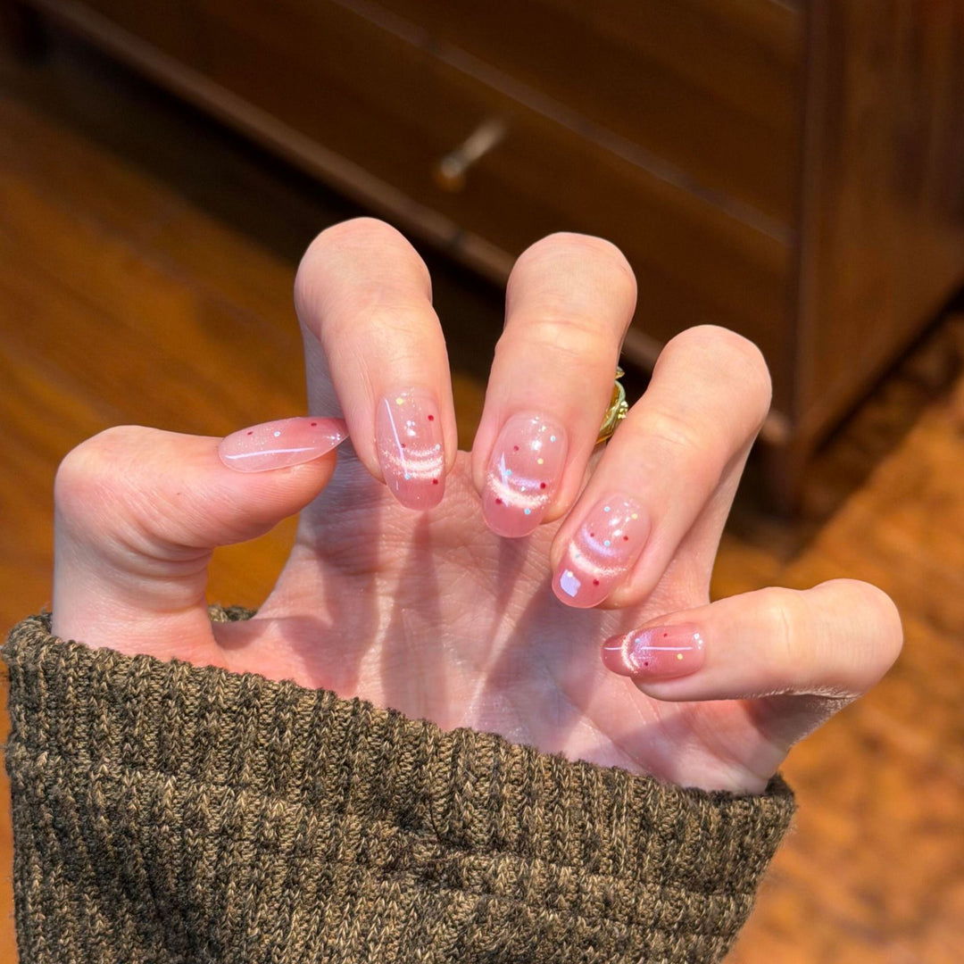 Artificial nails with glamorous glitter effect Bowlift