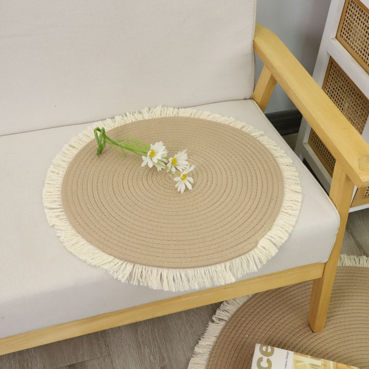 Round rug with fringed design