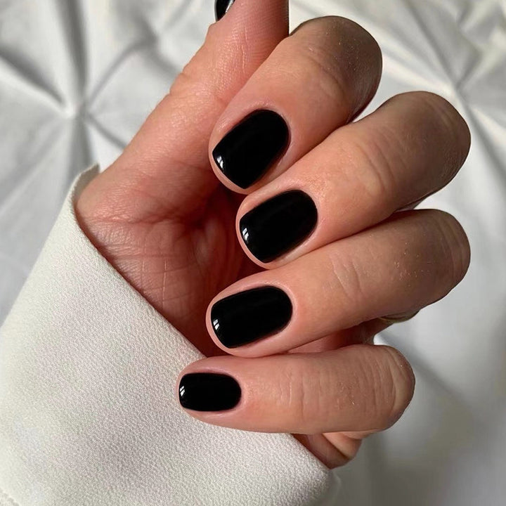 Creative Nail Art with Elegant High Gloss Finish Bowlift