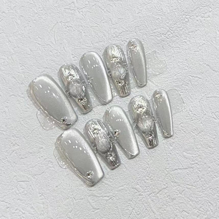 Elegant Press-On Nail Set with Metallic Finish Bowlift