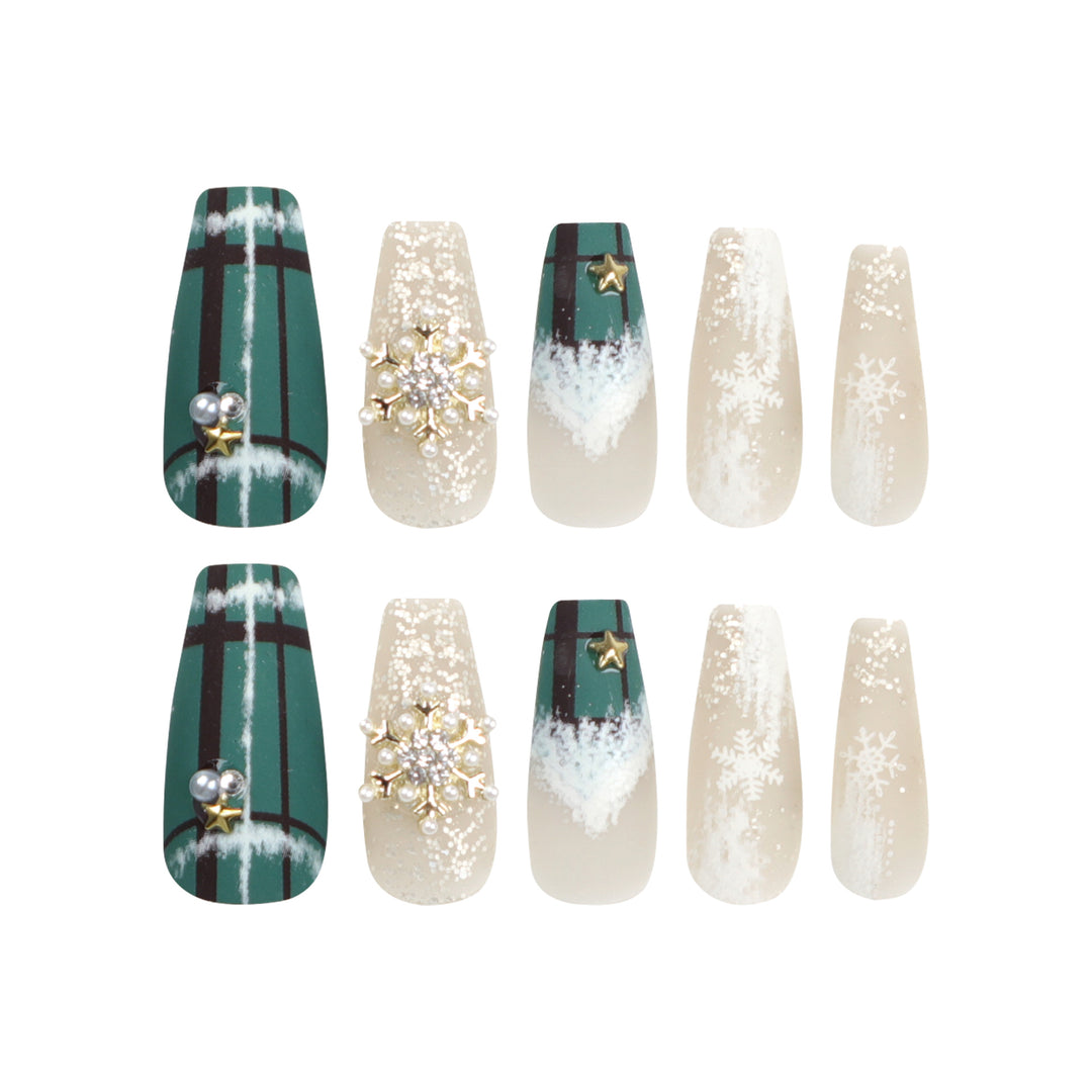 Artistic Nail Extensions with Festive Christmas Design Bowlift