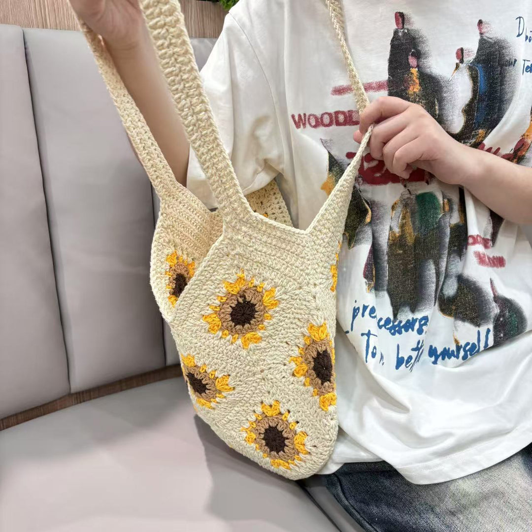 Handmade macrame bag with sunflower pattern Bowlift