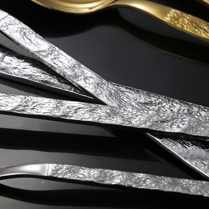 High-quality cutlery set with stylish, textured handle Bowlift