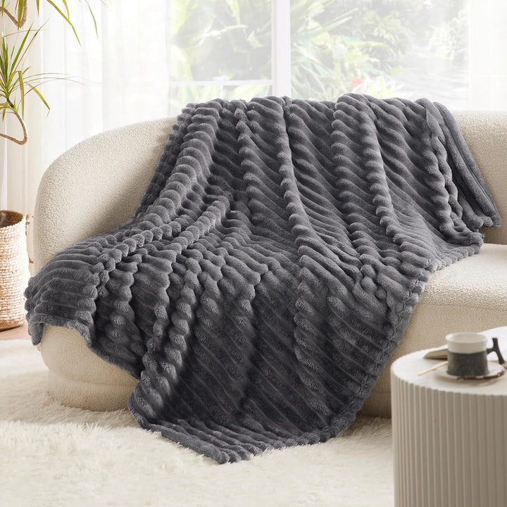 Cozy Plush Throw Blanket Bowlift