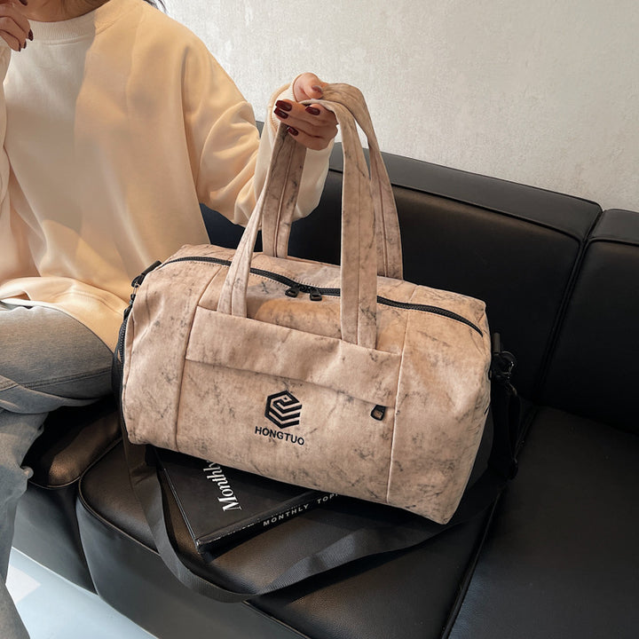 Sporty Travel Bag with Comfortable Shoulder Strap Bowlift