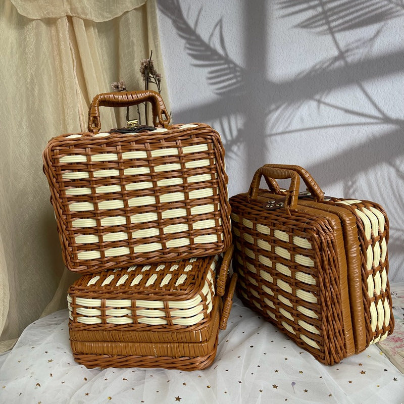 Women stylish picnic basket Bowlift