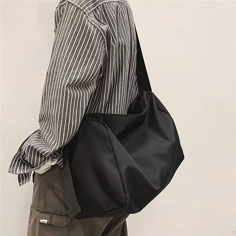 Modern shoulder bag Bowlift
