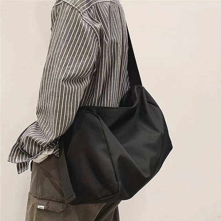 Modern shoulder bag Bowlift