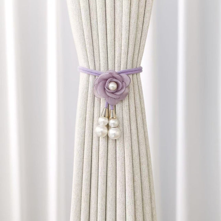 Decorative curtain holder Bowlift
