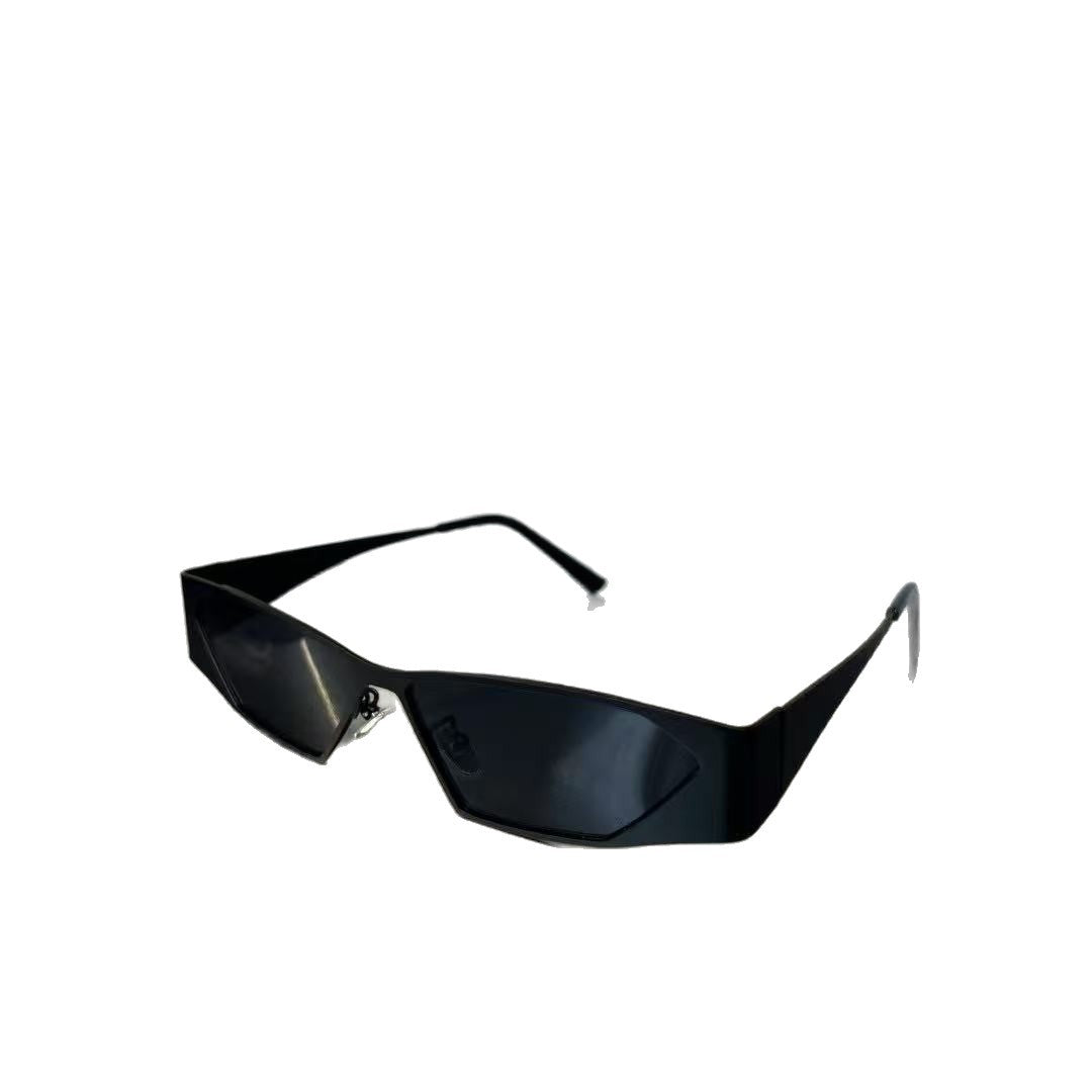 Designer sunglasses with angular frame Bowlift