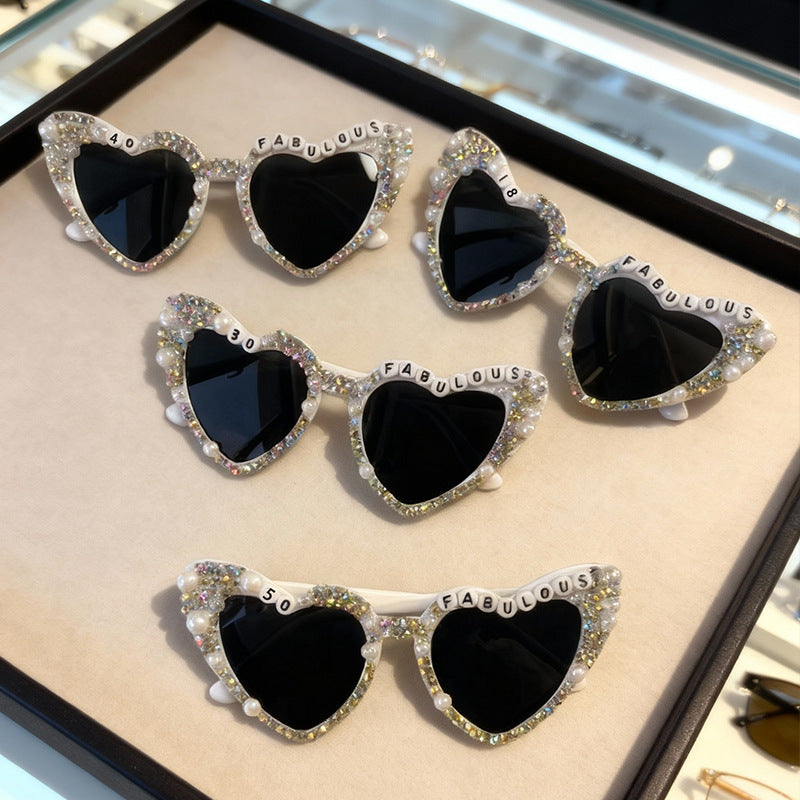 Glamorous Heart-Shaped Sunglasses Bowlift