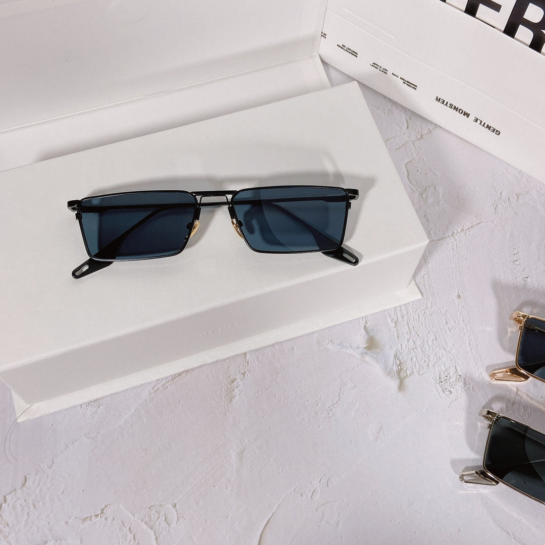 Fashionable sunglasses with rectangular metal frame Bowlift