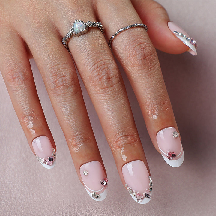 Glamorous Rhinestone-Embellished Press-On Nail Set Bowlift