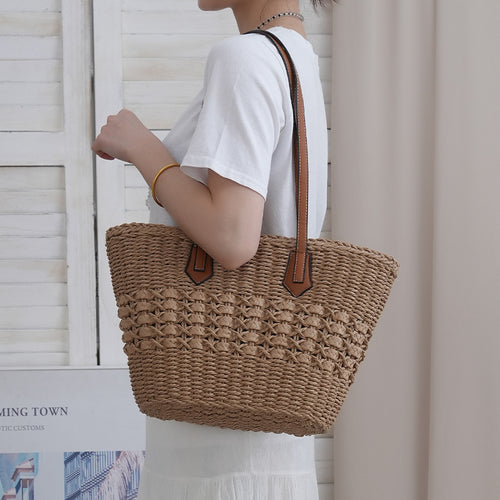 Handmade shopping and beach bag made from natural materials Bowlift