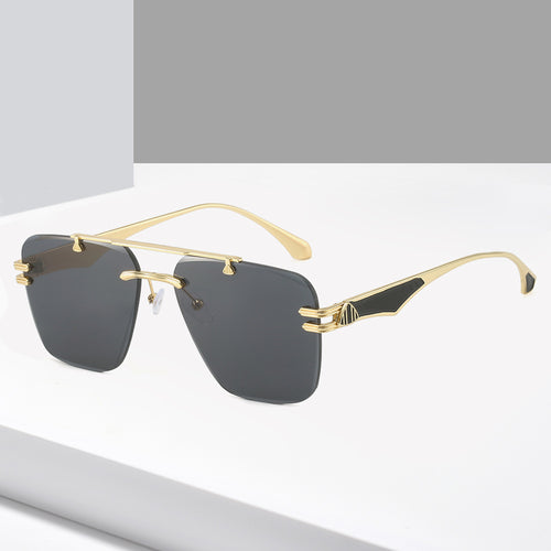 Women’s designer sunglasses in an extravagant frame Bowlift