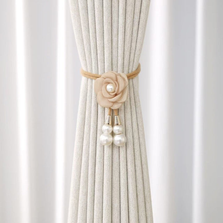Decorative curtain holder Bowlift