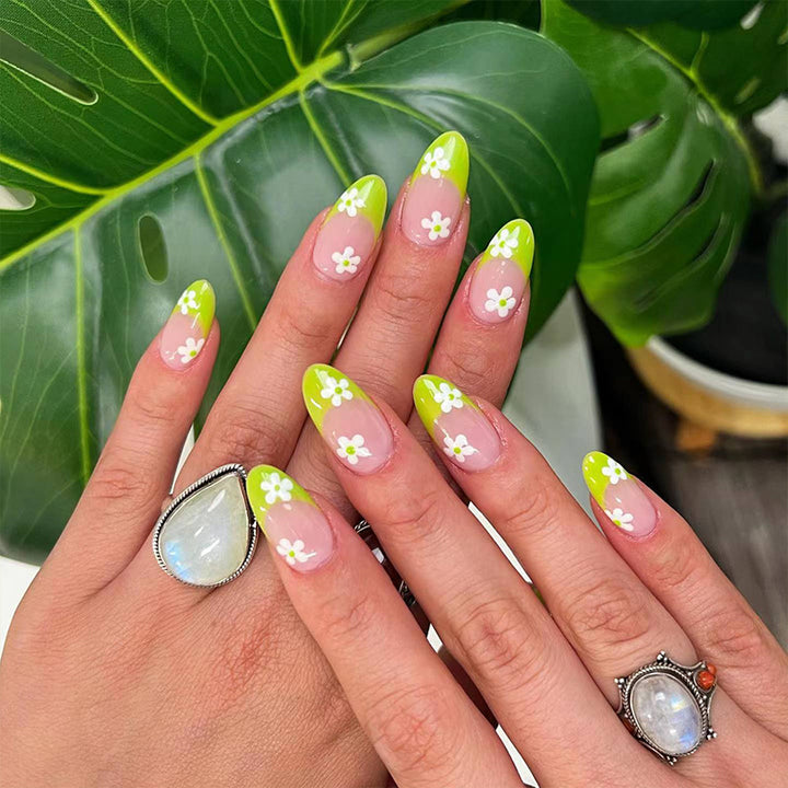 Artificial nails with floral minimalism Bowlift