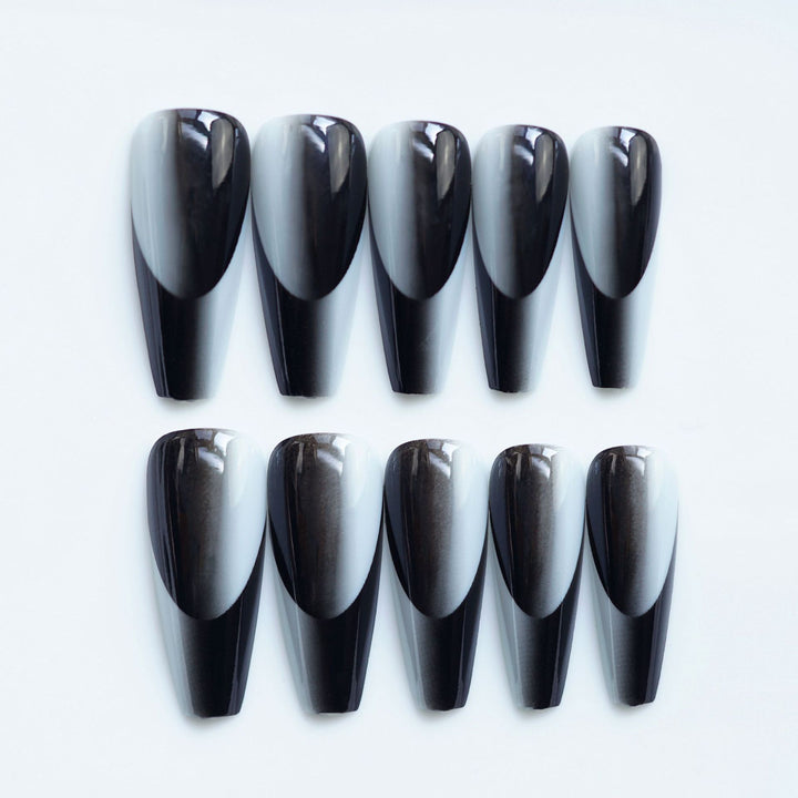 Stylish and creative artificial nails Bowlift