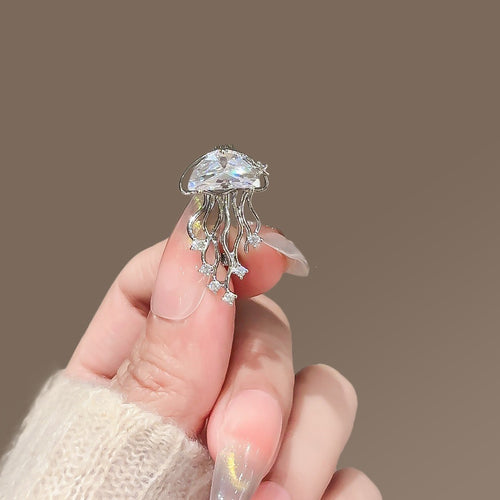 Elegant jellyfish brooch with sparkling crystals Bowlift