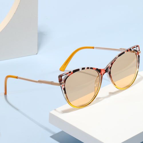 Ladies trendy cat-eye sunglasses with mirrored lenses Bowlift