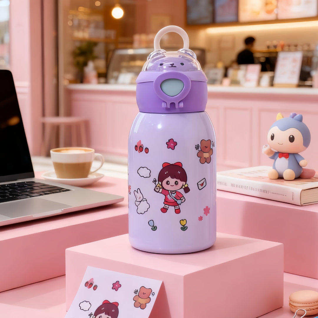 Child-friendly drinking bottle with fill level indicator Bowlift